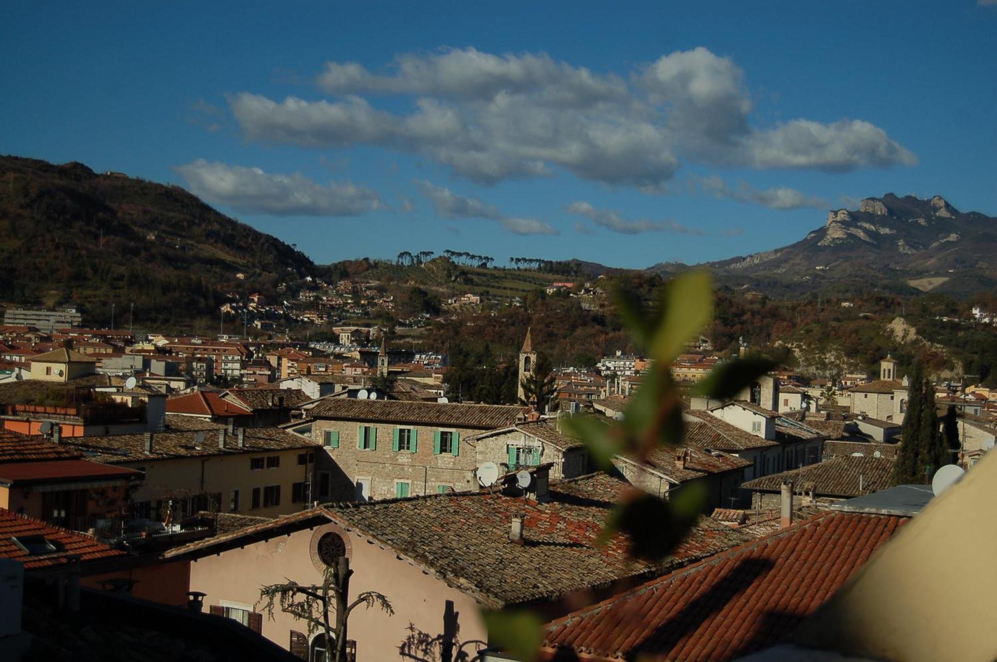 A Casa Di Lola Acomodação com café da manhã Ascoli Piceno Exterior foto