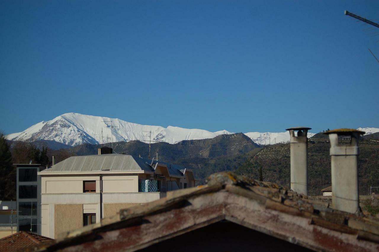 A Casa Di Lola Acomodação com café da manhã Ascoli Piceno Exterior foto