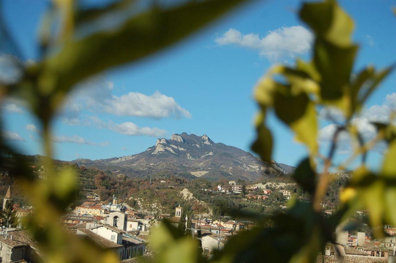 A Casa Di Lola Acomodação com café da manhã Ascoli Piceno Exterior foto