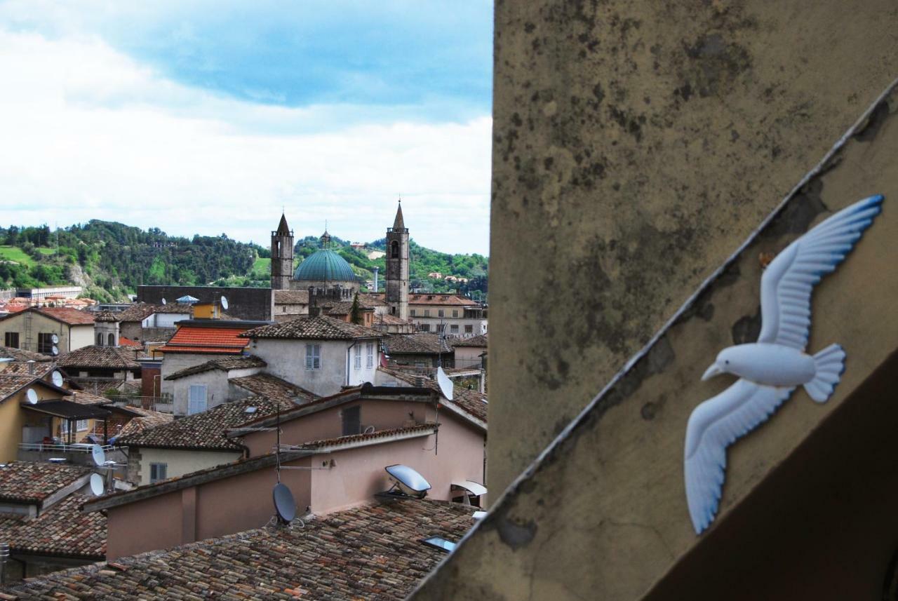 A Casa Di Lola Acomodação com café da manhã Ascoli Piceno Exterior foto
