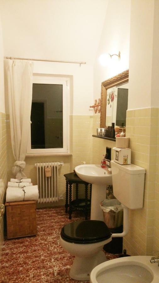 A Casa Di Lola Acomodação com café da manhã Ascoli Piceno Exterior foto